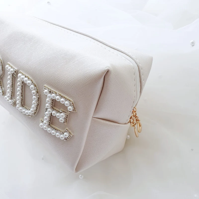 Kosmetiktasche Bride mit Perlen