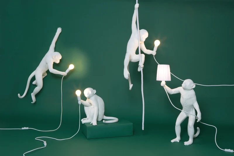 Hängeleuchte THE MONKEY hanging weiss links 37x20,5x76,5 cm