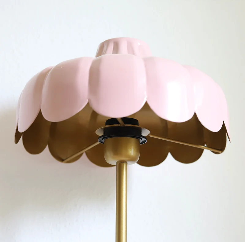 Rosa Tischlampe Puderzucker