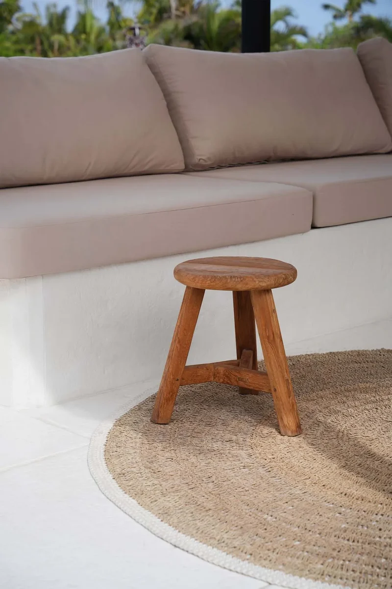 Kleiner Holzhocker