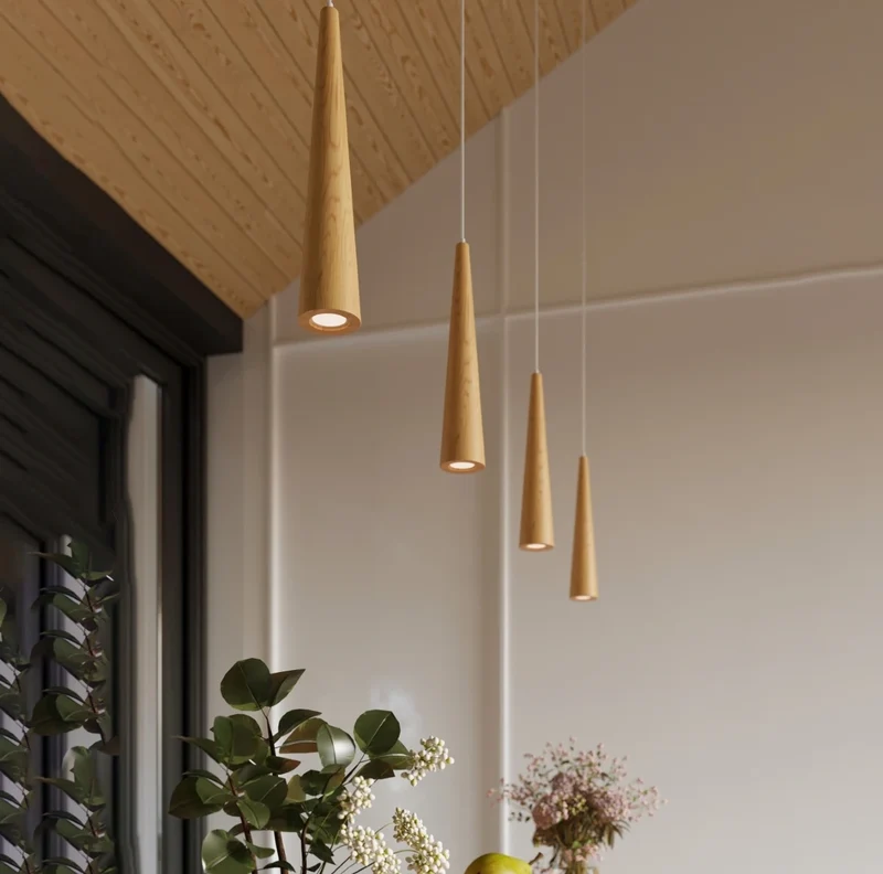 Schmale Pendelleuchte aus Holz