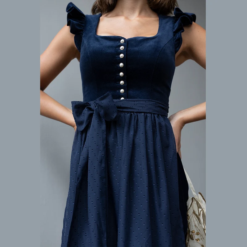 Madame Marie Dirndl Soralyn Dark Night Flügelarm 75cm