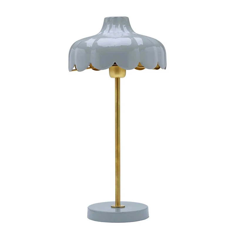 Tischlampe im Landhausstil