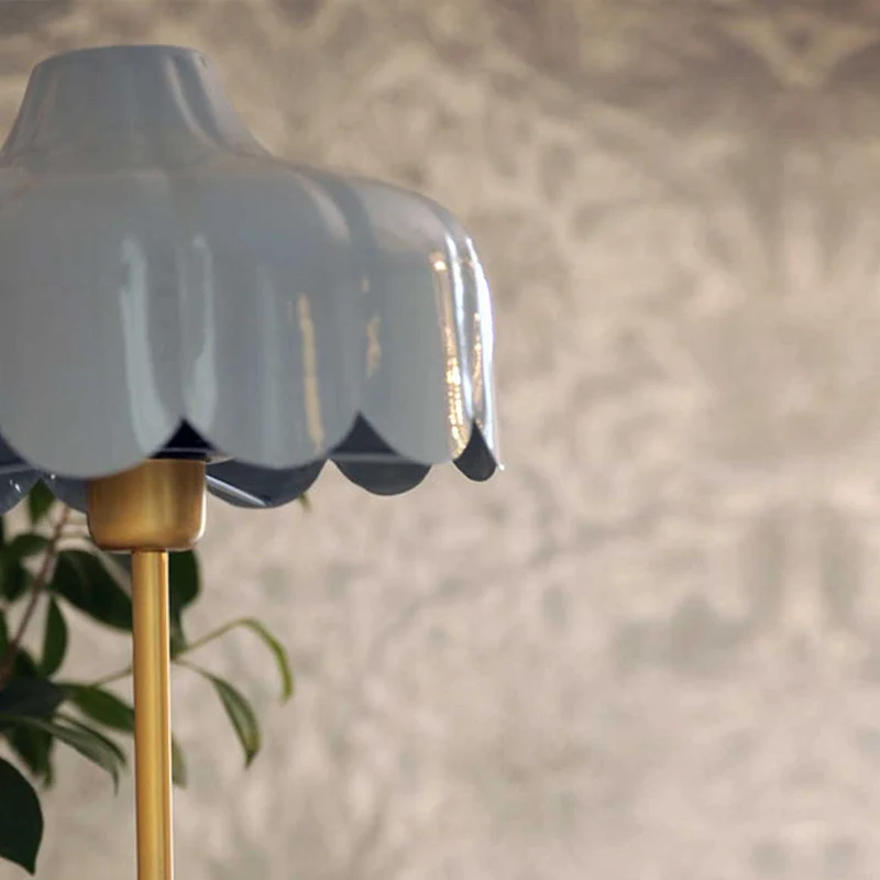 Tischlampe im Landhausstil