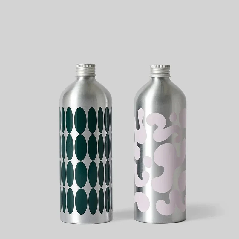 Studio About Aluminium Trinkflaschen 2er-Set – Skandinavische Design-Flaschen