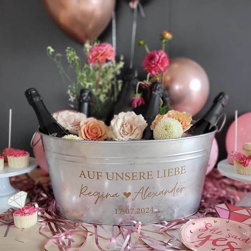 Personalisierte Zinkwanne zum Sektempfang