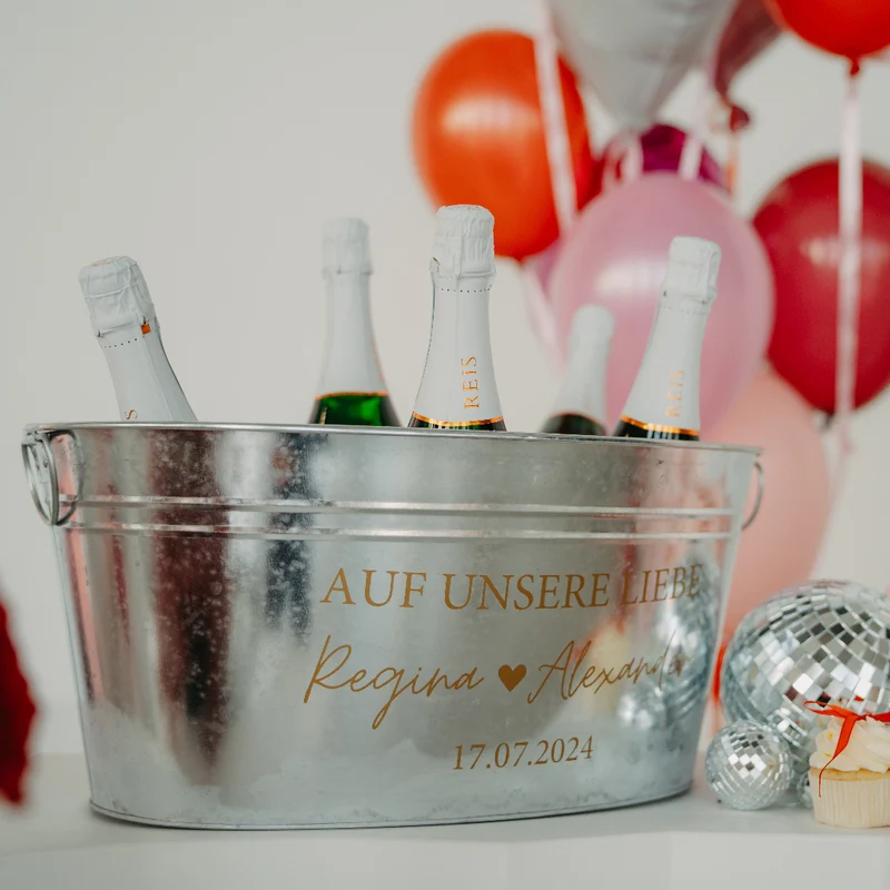 Personalisierte Zinkwanne zum Sektempfang