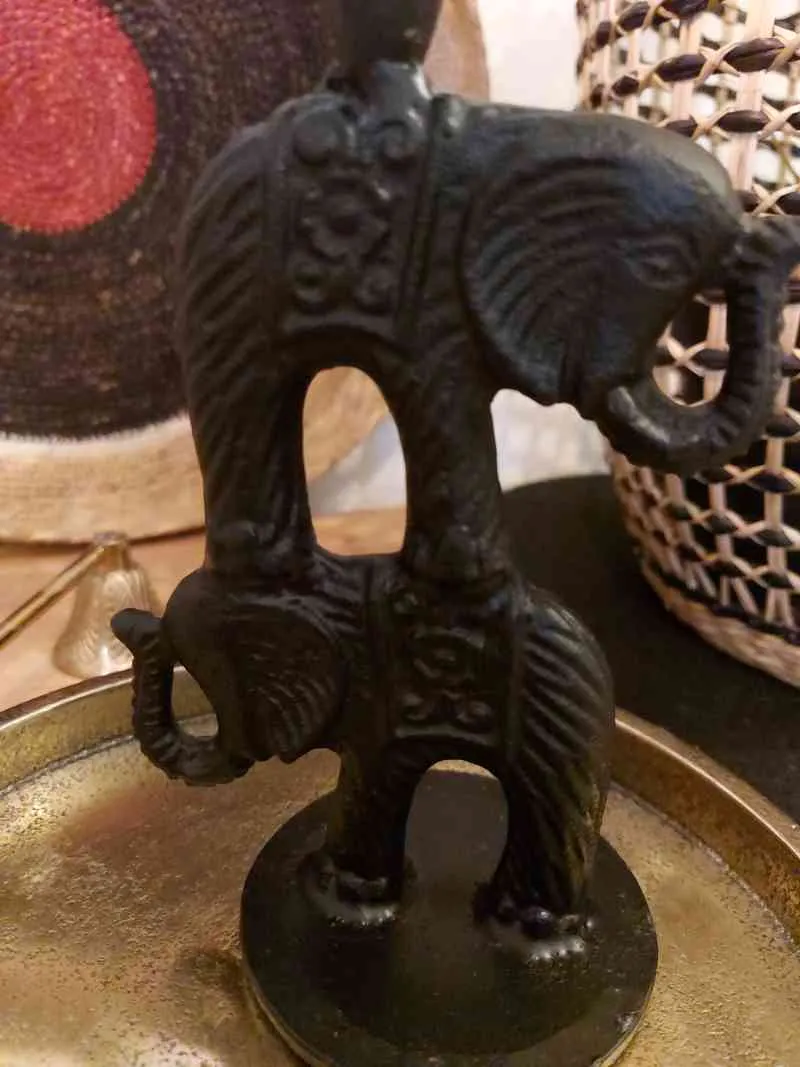 Kerzenhalter 2 Elefanten THOR black Eisen 21 cm | Kerzenständer schwarz | Affari of Sweden
