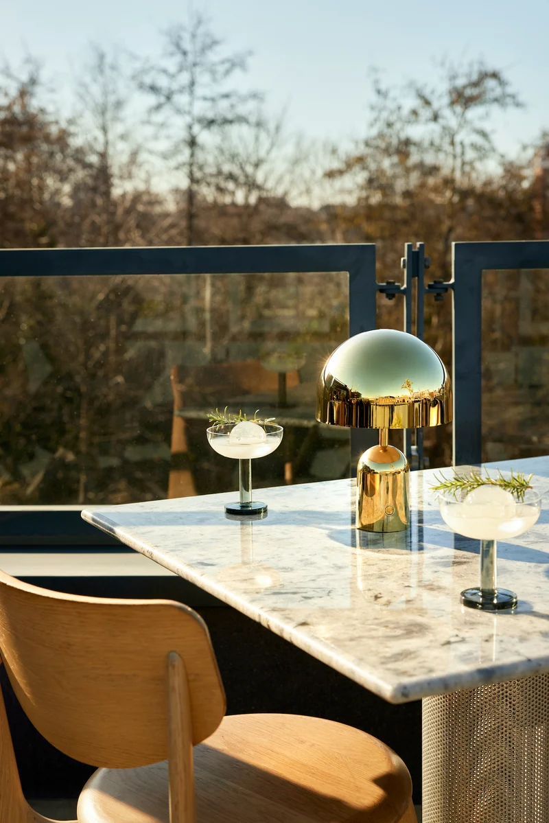 Bell Portable Tischleuchte Gold – Kabellose LED Designlampe
