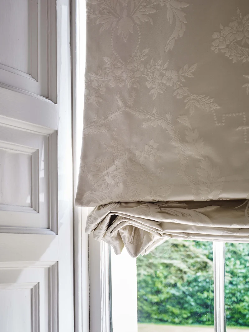 Arabesque Silk - warm white