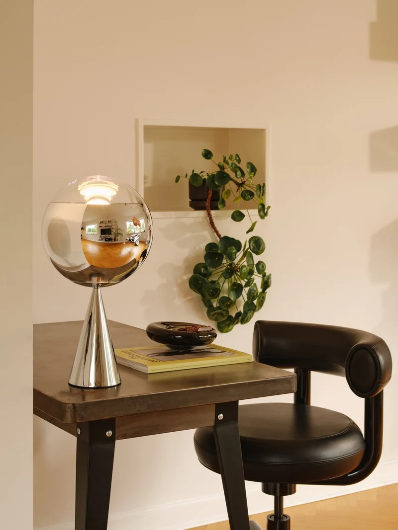 Fat Work Chair Black Leather – Gepolsterter Design Bürostuhl mit Rollen