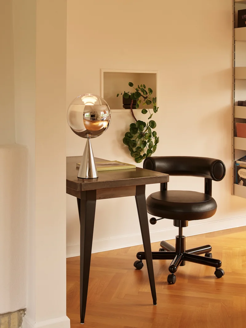 Fat Work Chair Black Leather – Gepolsterter Design Bürostuhl mit Rollen