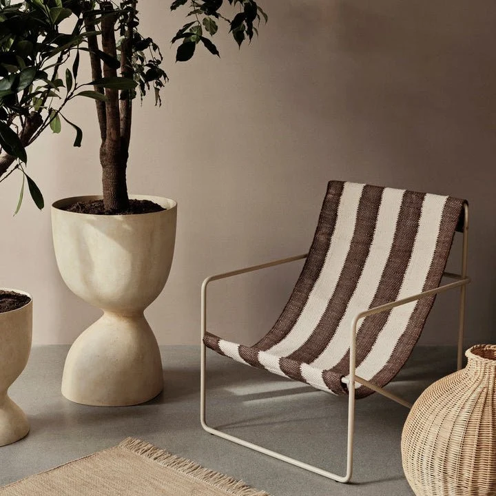 Desert Loungechair gestreift/schwarz - ferm LIVING