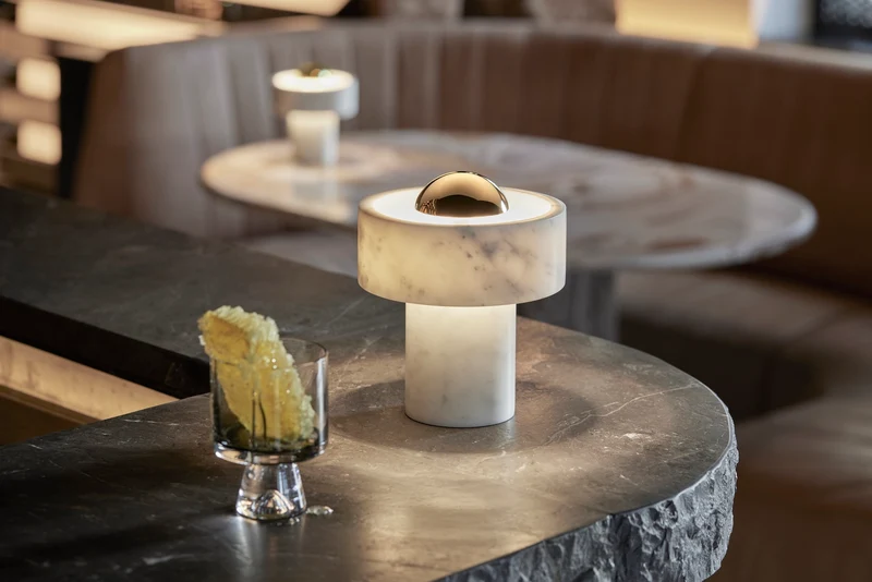 Stone Portable gold Table Lamp – Tragbare Marmor Tischleuchte
