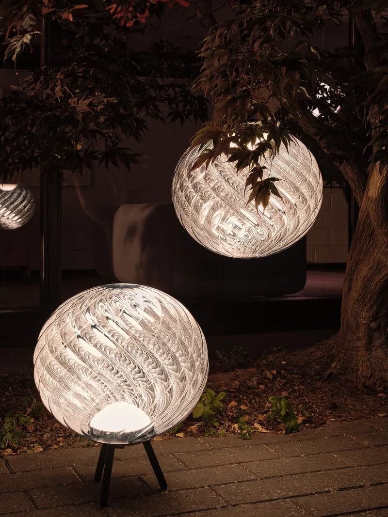 Whirl Large Portable – Design Akku-Leuchte in Silber