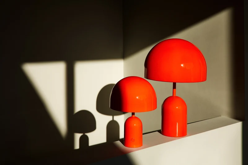 Bell Table Light in High-Gloss Fluora
