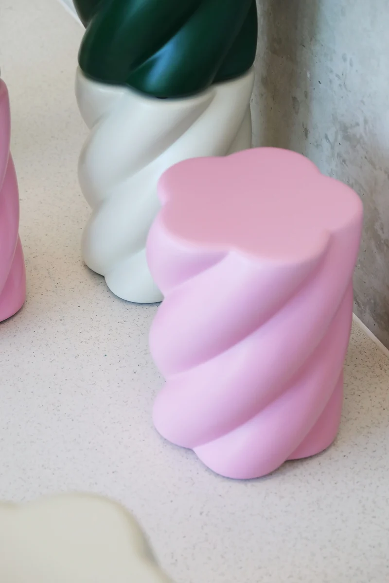 Hocker „Marshmallow“ Pink – skulpturaler Design-Stool