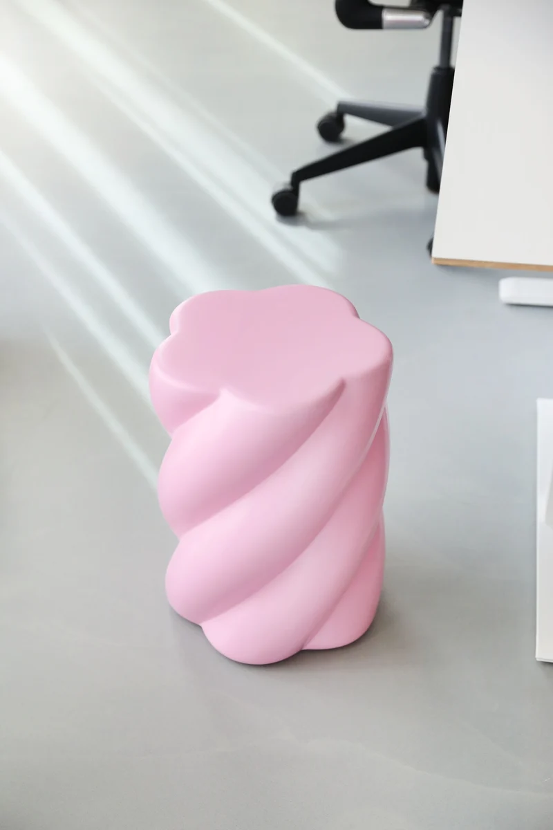 Hocker „Marshmallow“ Pink – skulpturaler Design-Stool