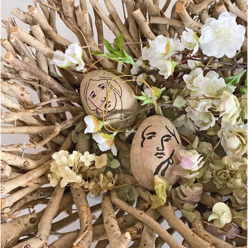 Osterei mit Gesicht