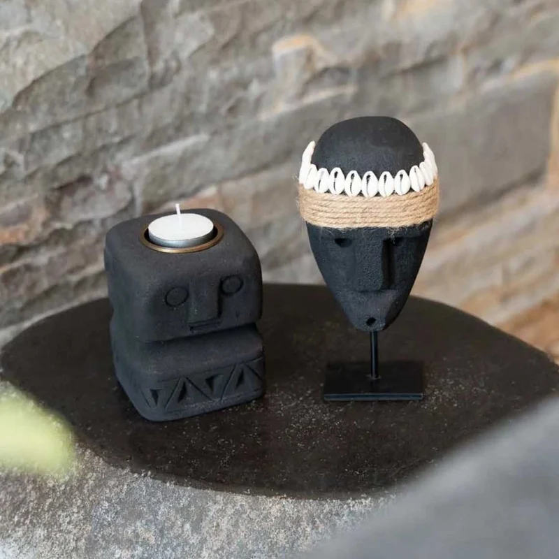 Teelichthalter mit Gesicht "Sumba Stone #26"