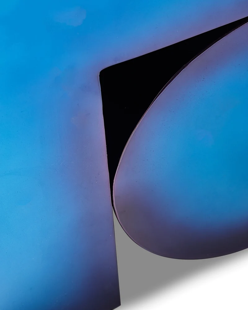 skulpturaler Beistelltisch KOMBO blau