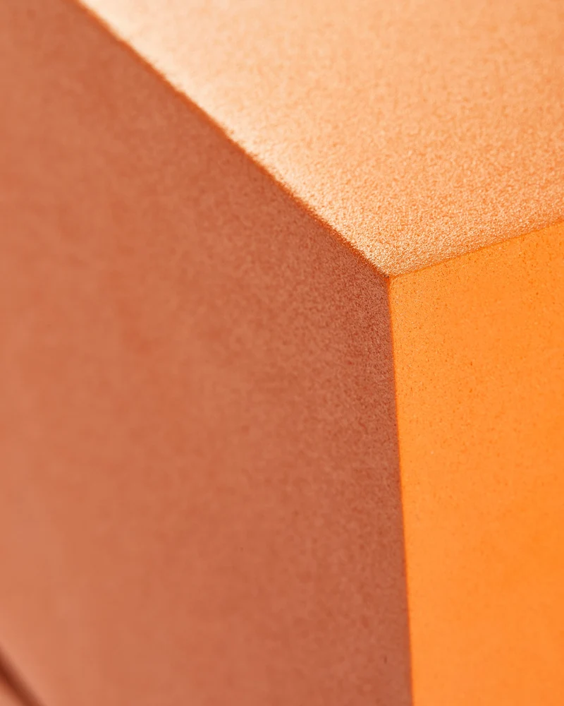 skulpturaler Beistelltisch KOMBO orange