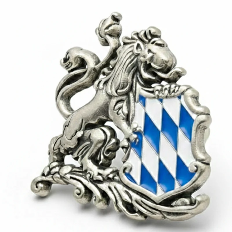 Anstecker Löwe und Bayerisches Wappen