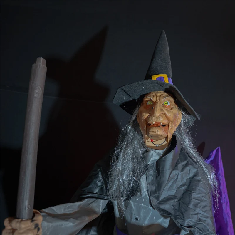 Halloween Standfigur "Fliegende Hexe Willa" - Animatronic Outdoor geeignet | 310 cm