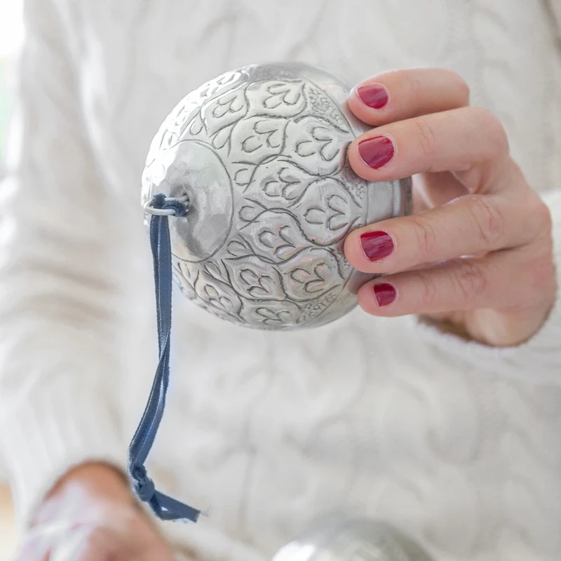 Im Christbaumschmuck Geldgeschenke verpacken