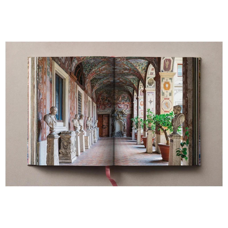 Massimo Listri. Italian Palaces