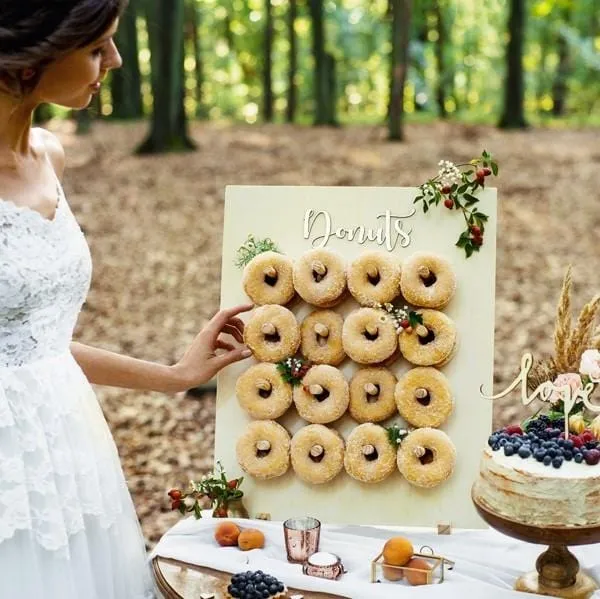 Candy Bar Donut Wand Aufsteller aus Holz