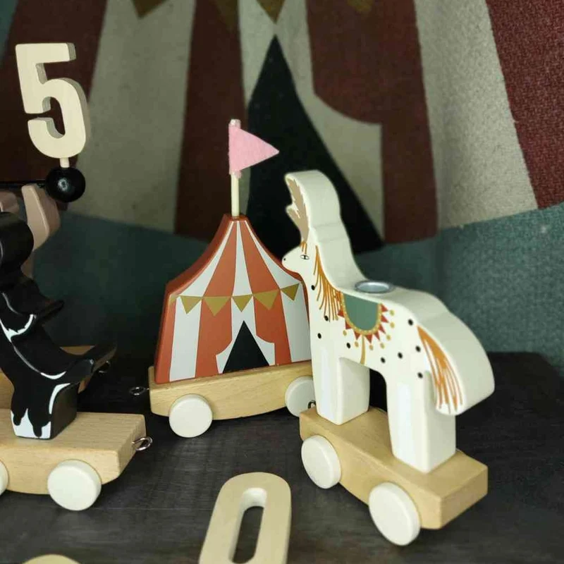 Geburtstagszug Zirkus von Bloomingville | ALEY Geburtstagskerzen-Deko 51 cm | mit 10 Ziffern