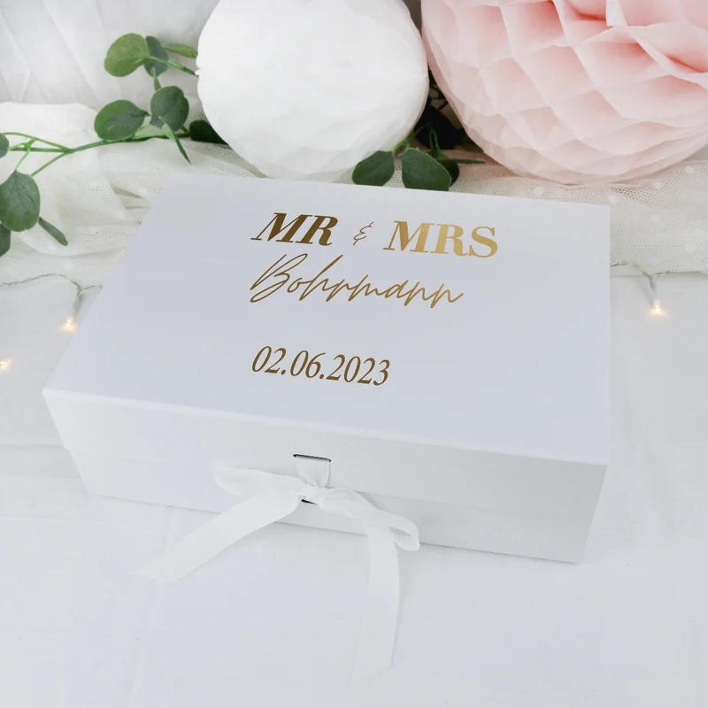 Personalisierte Geschenkbox mit Nachname weiß