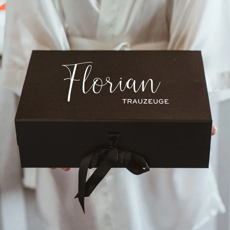 Personalisierte Geschenkbox mit Schleife schwarz