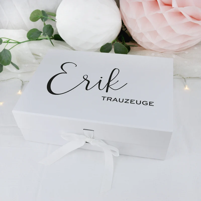 Personalisierte Geschenkbox mit Schleife weiß