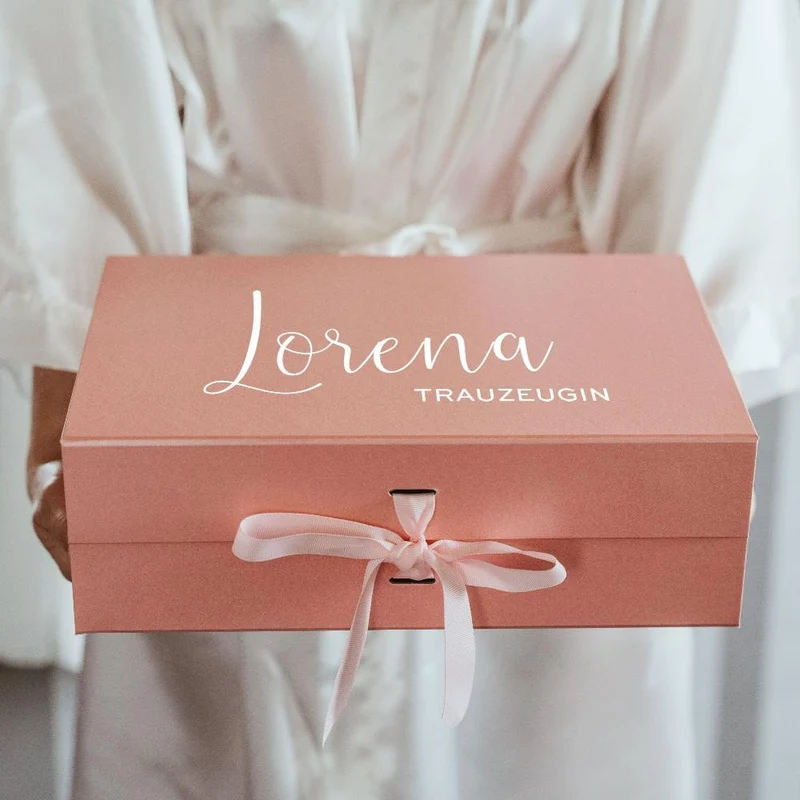 Personalisierte Geschenkbox mit Schleife rosa