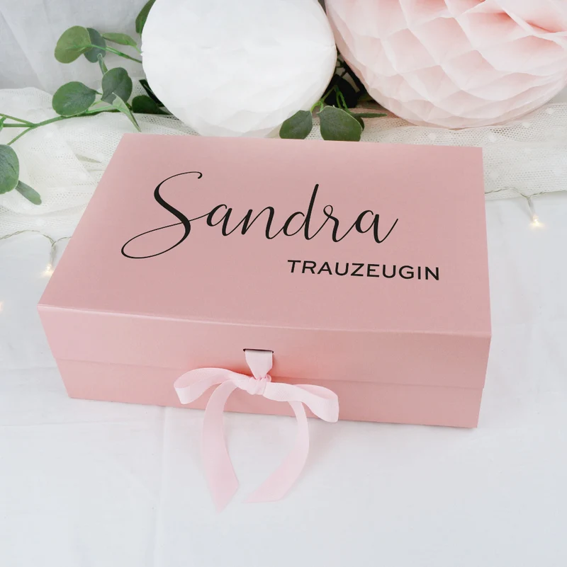 Personalisierte Geschenkbox mit Schleife rosa