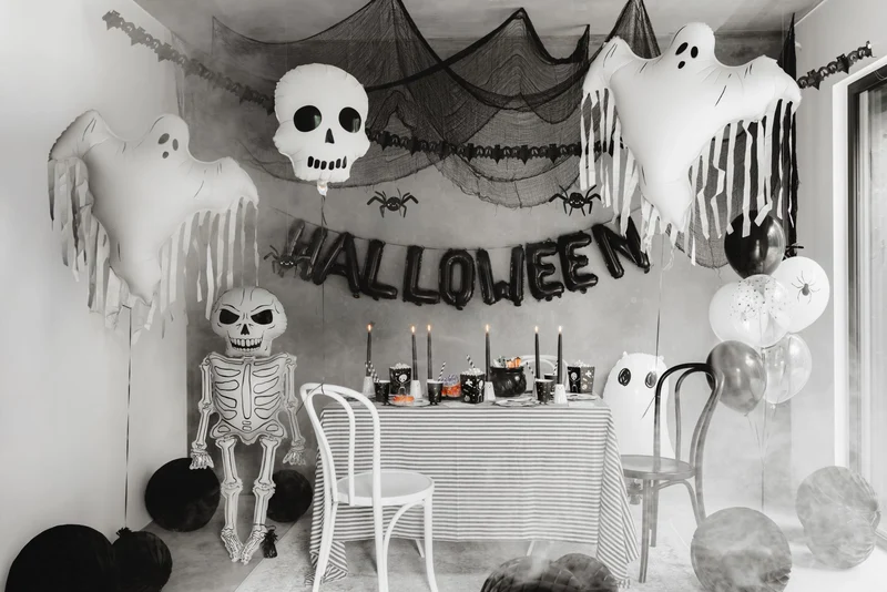 Shape Folienballon "Geist mit Fransen" | 93 x 86 cm