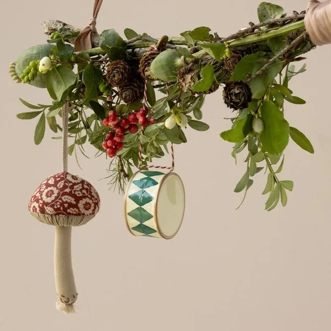 Maileg PILZ Ornament rosarotes Blumenmuster Stoffanhänger Deko 12x5 cm Glückpilz Baumschmuck
