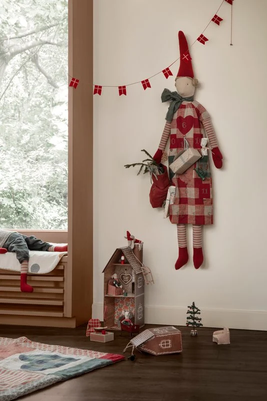 Maileg Weihnachtsbaumteppich ca. 120x120 cm PATCHWORK Decke inkl. rot kariertem Stoffsack