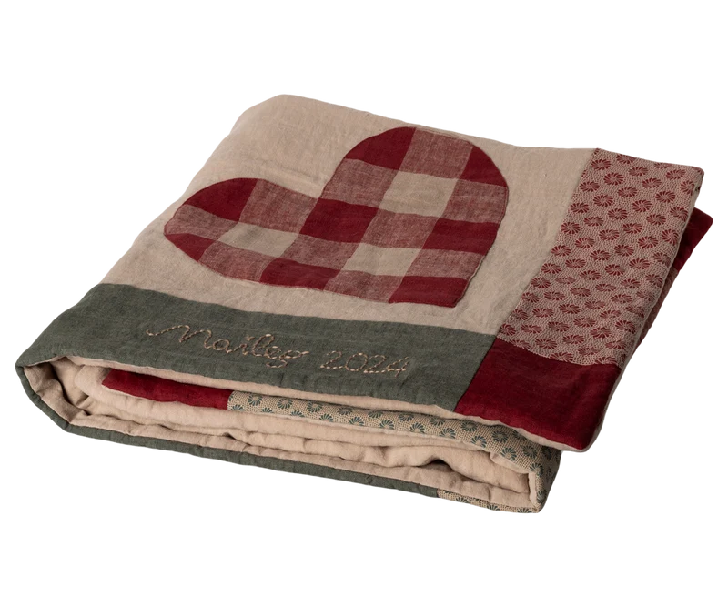 Maileg Weihnachtsbaumteppich ca. 120x120 cm PATCHWORK Decke inkl. rot kariertem Stoffsack