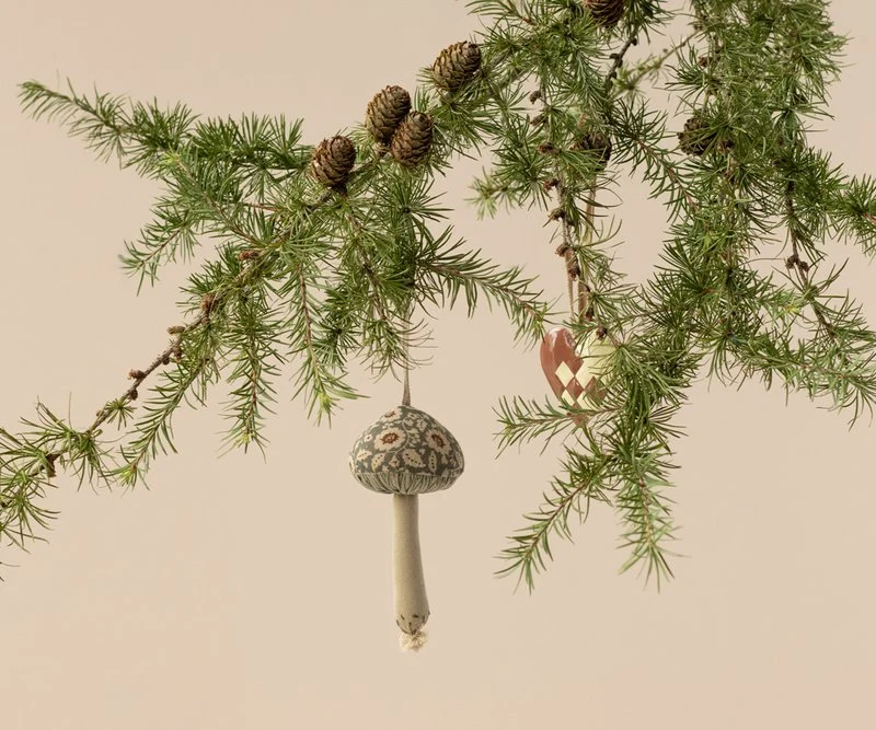 Maileg PILZ Ornament Winterblume grün Stoffanhänger Deko ca. 12x5 cm Glückpilz Baumschmuck