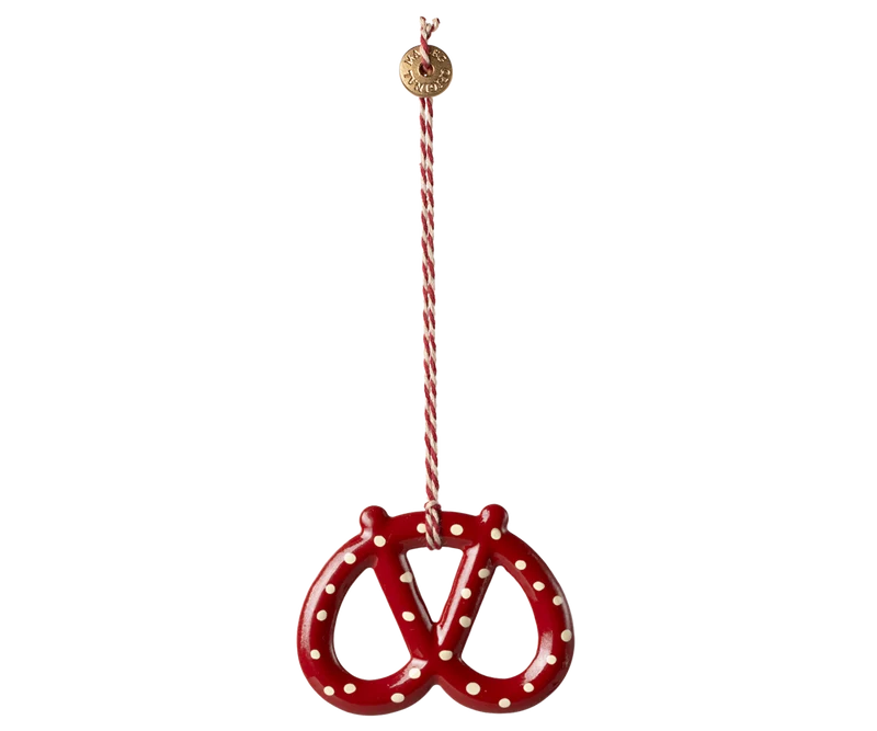 Maileg BREZEL rot mit weißen Punkten Metall-Ornament 6,5x5 cm Baumschmuck