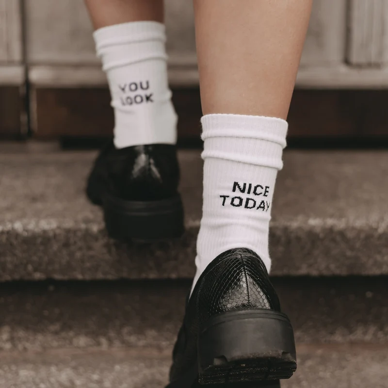 Eulenschnitt Socken You look nice today Größe 43-46 weiß