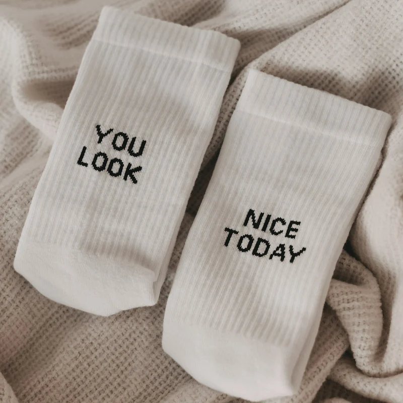 Eulenschnitt Socken You look nice today Größe 39-42 weiß