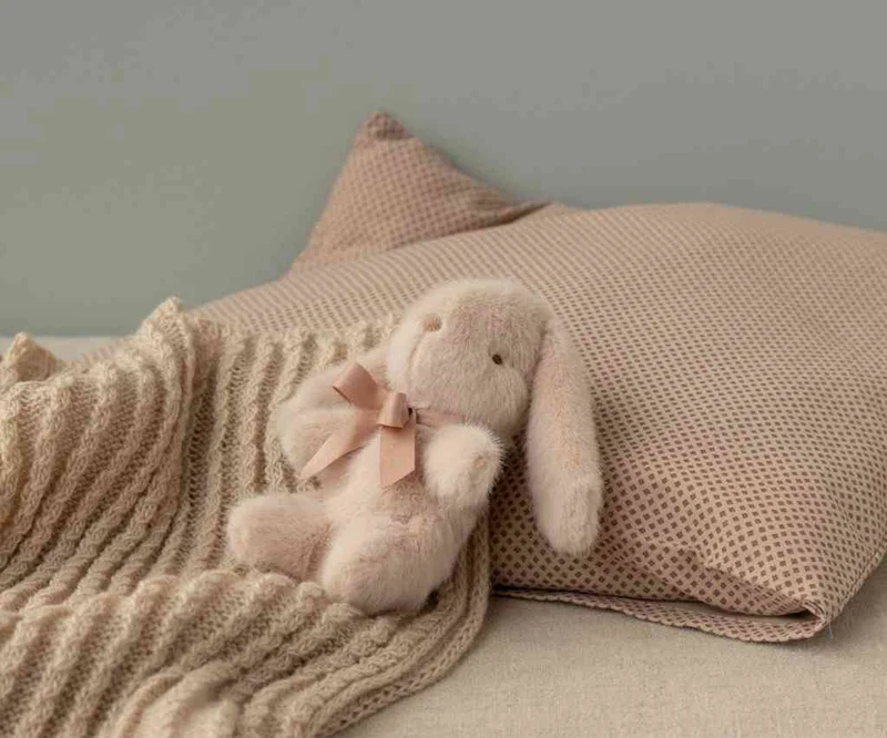 Maileg Babydecke STRICKDECKE supersoft ca. 95 x 75 cm Plaid hellbeige