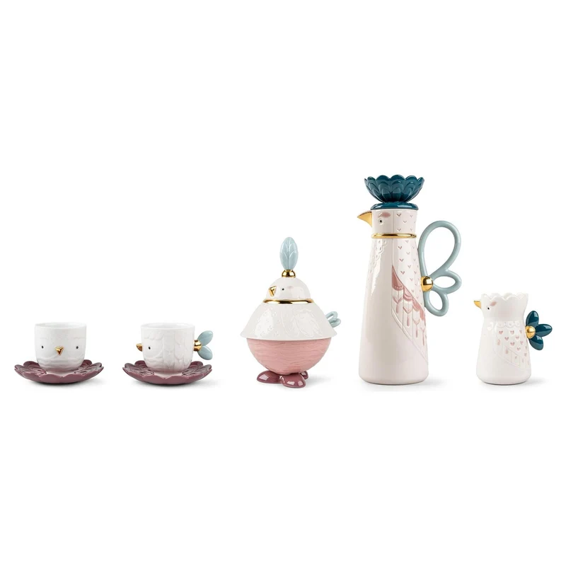 Porzellan-Milchkännchen aus der KAWKI Kollektion in Weiß und Rosa
