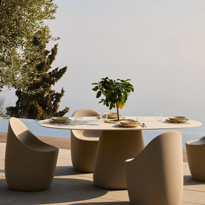 Cobble Table 190, für drinnen & draußen in 3 Farben