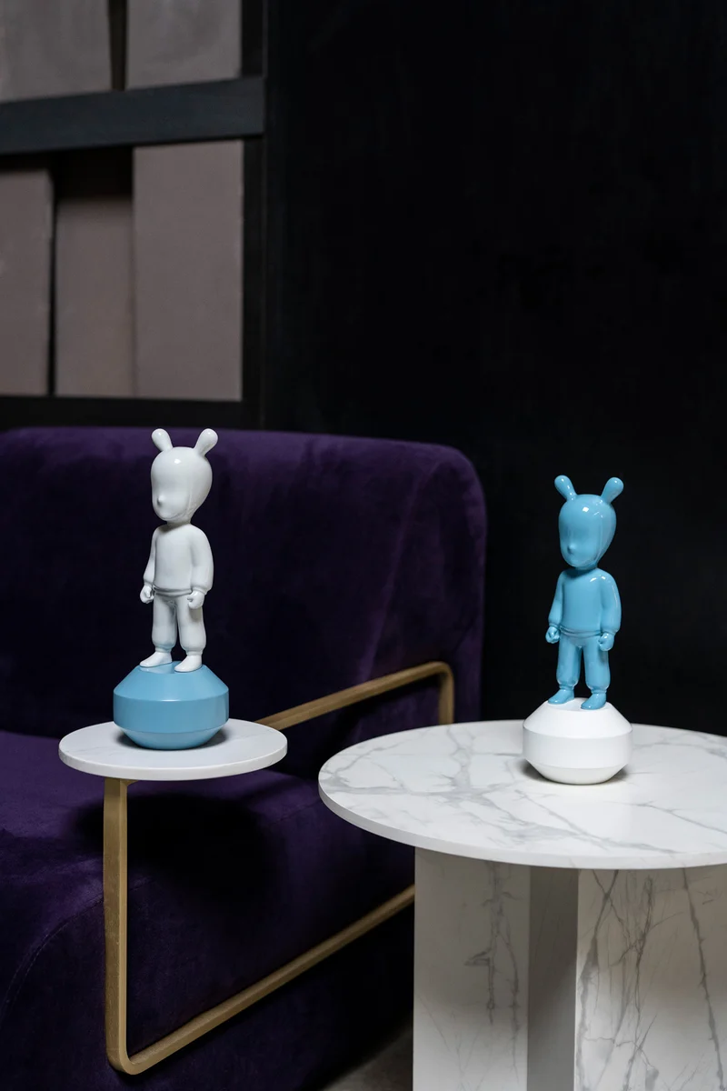 Deko Skulptur THE GUEST - in versch. Farben small