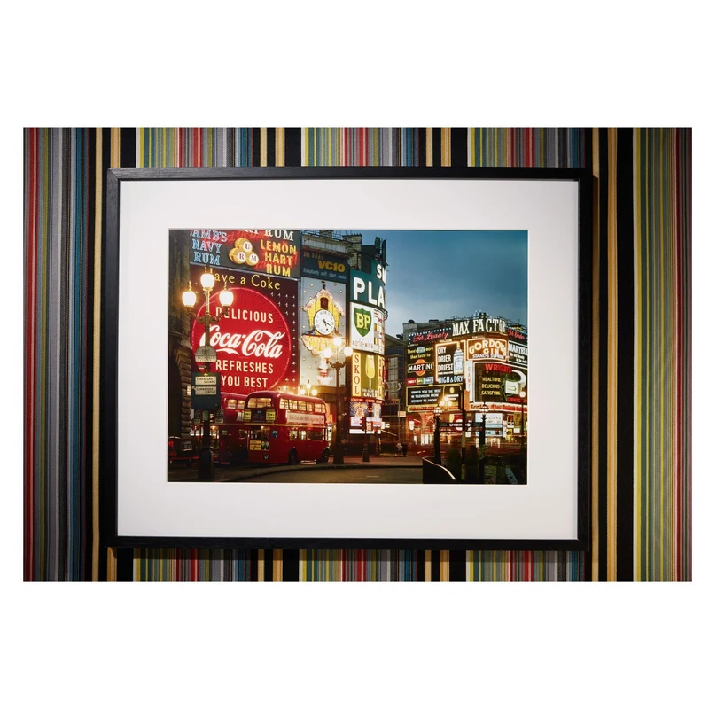 Paul Smith Edition No. 1–500 ‘Piccadilly Circus’ London. Portrait of a City
